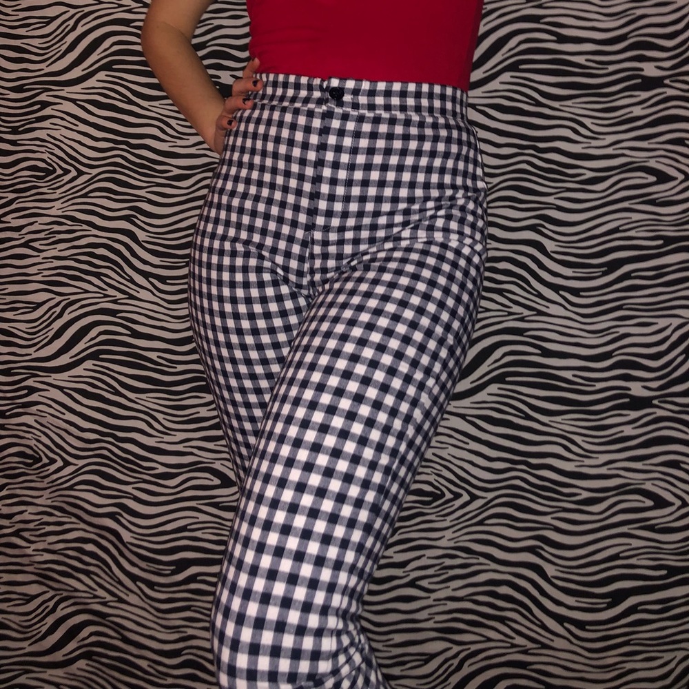 ? CHECKERED BRANDY MELVILLE PANTS?